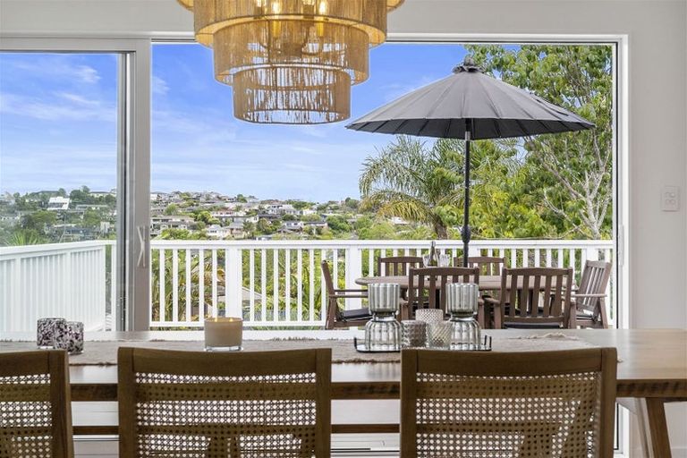 Photo of property in 5 Page Point, Mellons Bay, Auckland, 2014