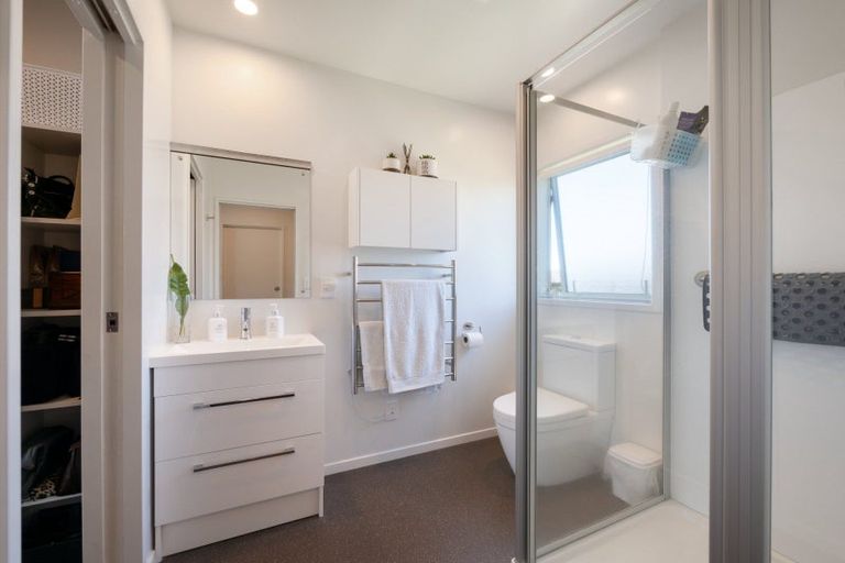 Photo of property in 53 Athenree Road, Athenree, Katikati, 3177