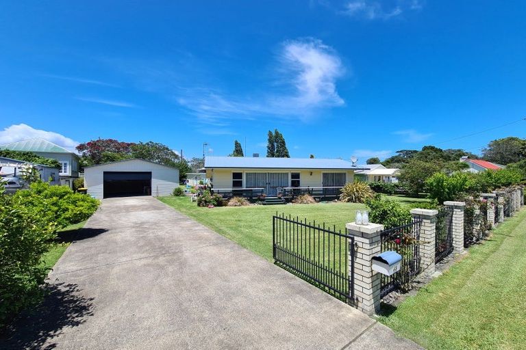 Photo of property in 68 Watt Street, Coromandel, 3506