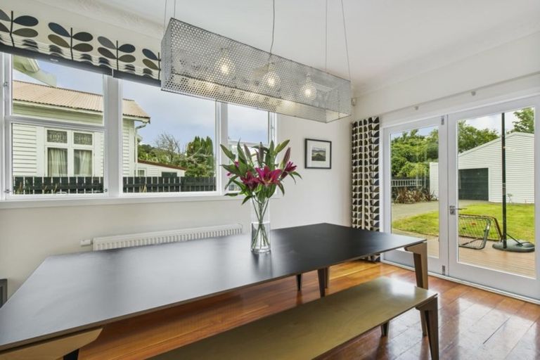 Photo of property in 32 Chamberlain Road, Karori, Wellington, 6012