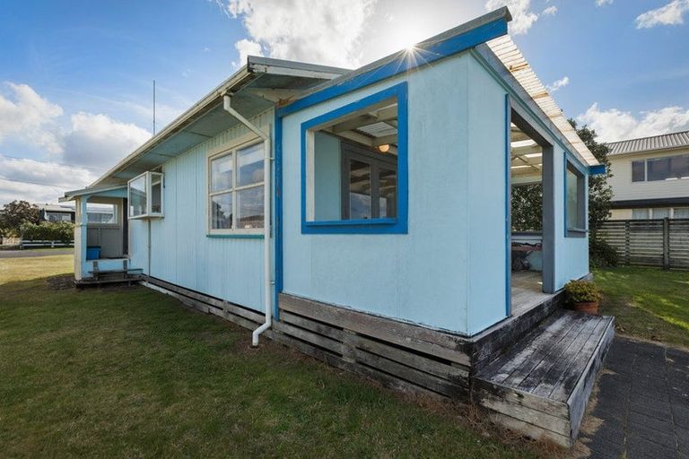 Photo of property in 283 Seaforth Road, Waihi Beach, 3611