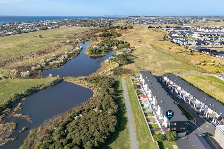 Photo of property in 1/22 Ashley Place, Papamoa Beach, Papamoa, 3118