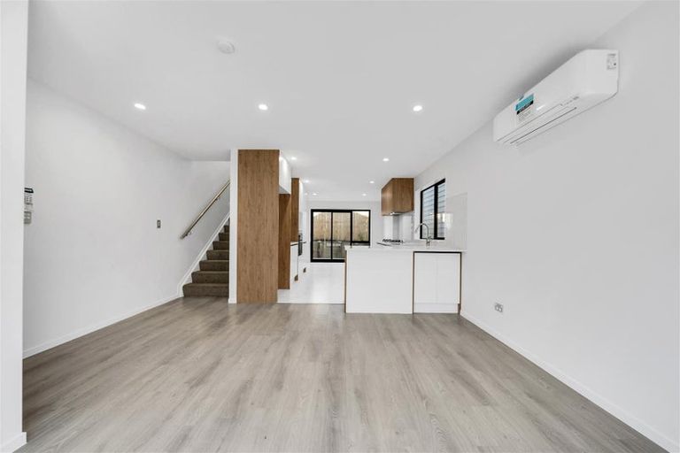 Photo of property in 45c Portadown Avenue, Pakuranga Heights, Auckland, 2010