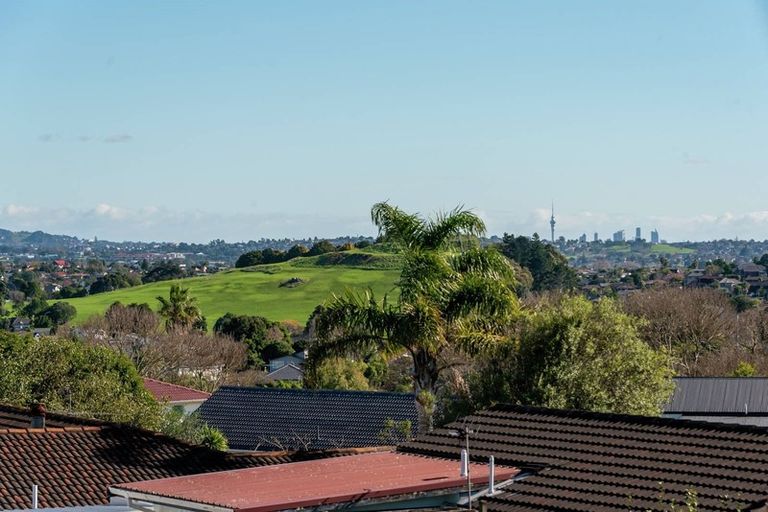 Photo of property in 18 Sheralee Place, Bucklands Beach, Auckland, 2014