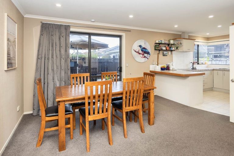 Photo of property in 42 Nielsen Gardens, Rototuna, Hamilton, 3210