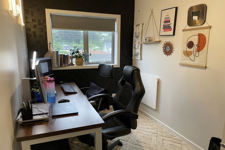 Photo of property in 23e Hinau Street, Tawa, Wellington, 5028