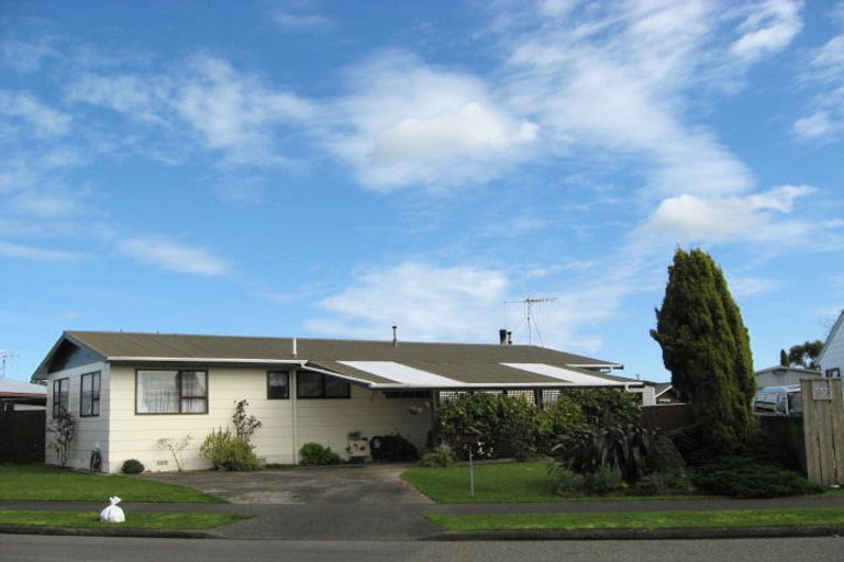 Photo of property in 6 Broadbelt Grove, Levin, 5510