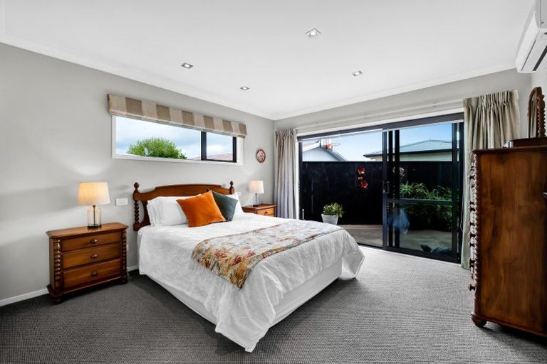 Photo of property in 1/276 Mangorei Road, Merrilands, New Plymouth, 4312