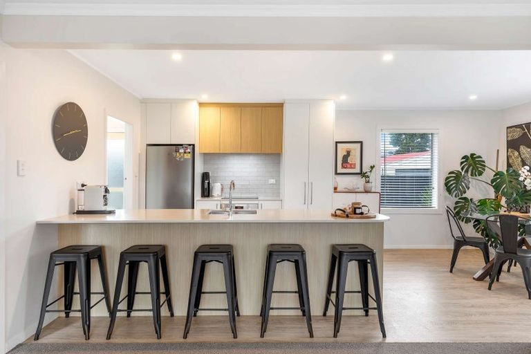 Photo of property in 19 Horton Place, Avondale, Christchurch, 8061