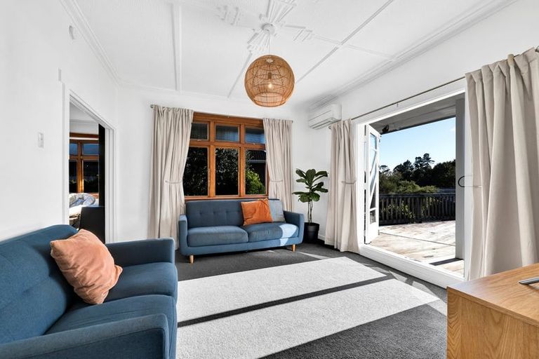 Photo of property in 48 Karina Road, Merrilands, New Plymouth, 4312