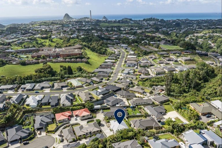 Photo of property in 15a Frederick Place, Whalers Gate, New Plymouth, 4310