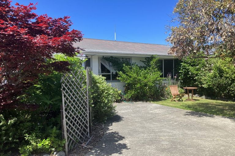 Photo of property in 1/37b Main Road, Redcliffs, Christchurch, 8081