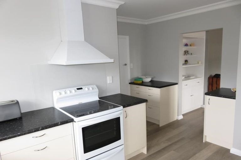 Photo of property in 11 Hollies Crescent, Johnsonville, Wellington, 6037