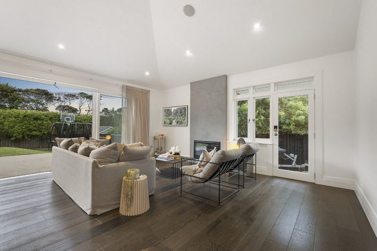 Photo of property in 10 Le Roy Terrace, Birkenhead, Auckland, 0626