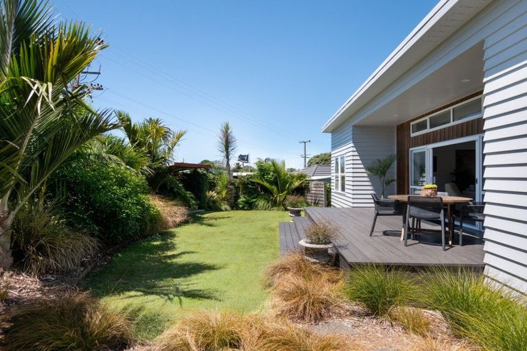 Photo of property in 53 Athenree Road, Athenree, Katikati, 3177