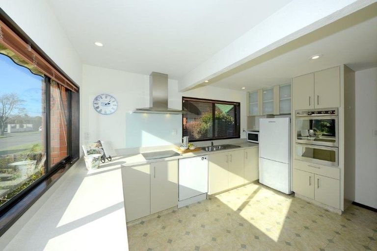 Photo of property in 11 Strathean Avenue, Avonhead, Christchurch, 8042