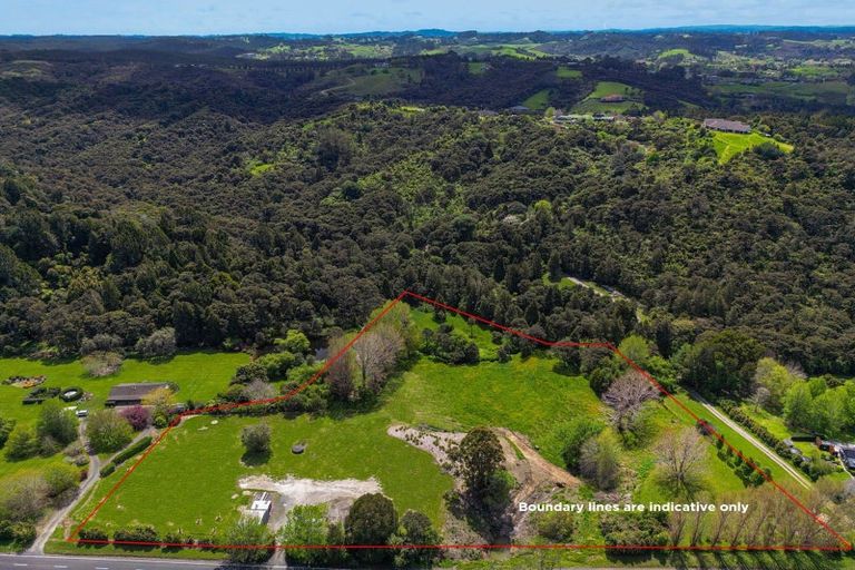 Photo of property in 52 Robinson Road, Coatesville, 0793