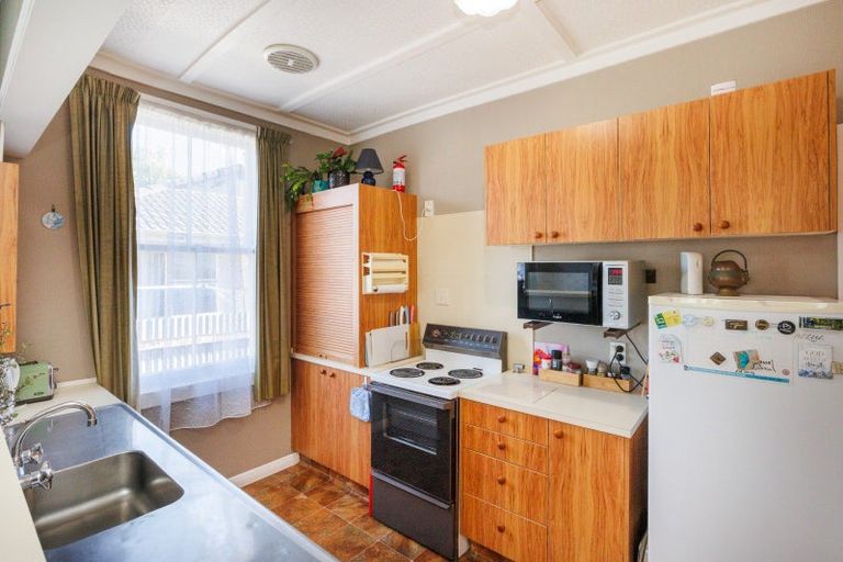 Photo of property in 11 Brightwater Terrace, Terrace End, Palmerston North, 4410