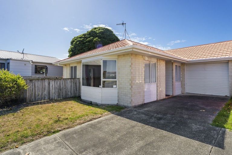 Photo of property in 15a Dennis Taylor Court, Paraparaumu, 5032