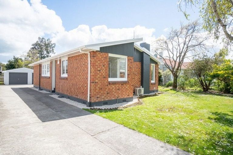 Photo of property in 655 Featherston Street, Roslyn, Palmerston North, 4414