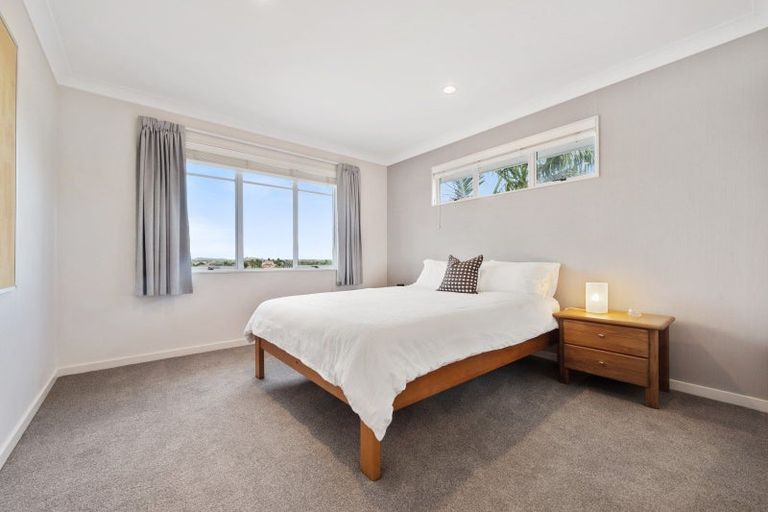 Photo of property in 38 Anaheim Boulevard, Shamrock Park, Auckland, 2016