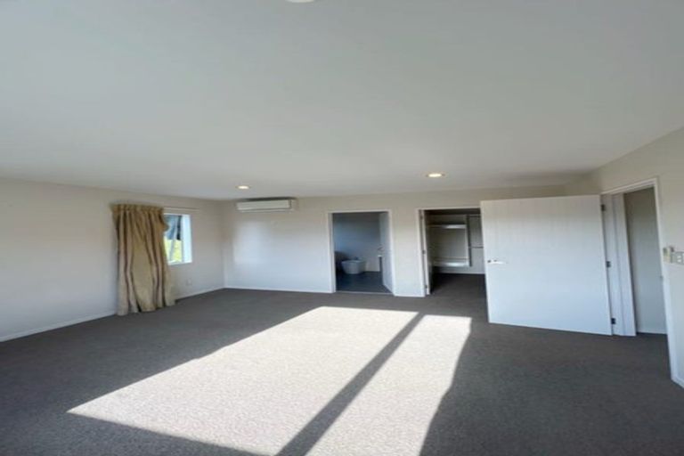 Photo of property in 42 Borneo Drive, Fairview Heights, Auckland, 0632