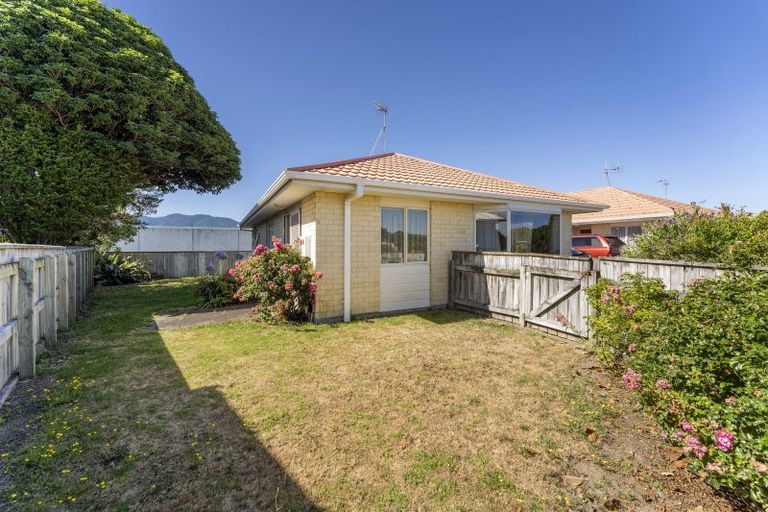 Photo of property in 15a Dennis Taylor Court, Paraparaumu, 5032