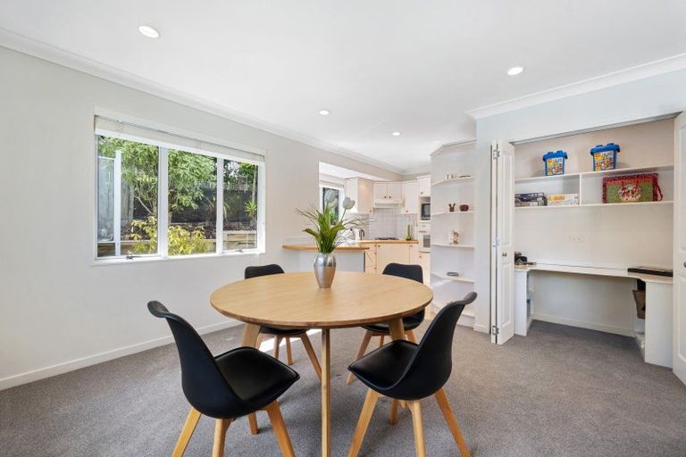 Photo of property in 38 Anaheim Boulevard, Shamrock Park, Auckland, 2016