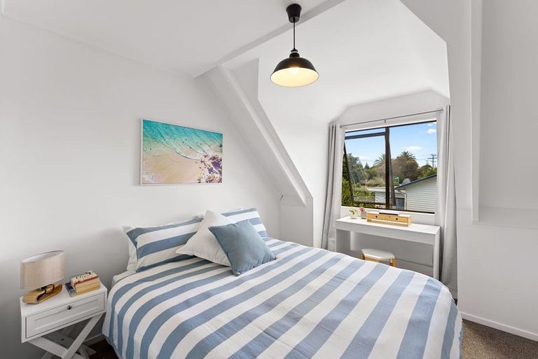 Photo of property in 16 Ngapaki Street, Waikanae Beach, Waikanae, 5036