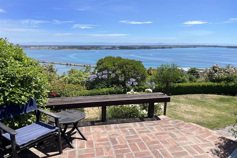 Photo of property in 35 Balmoral Lane, Redcliffs, Christchurch, 8081