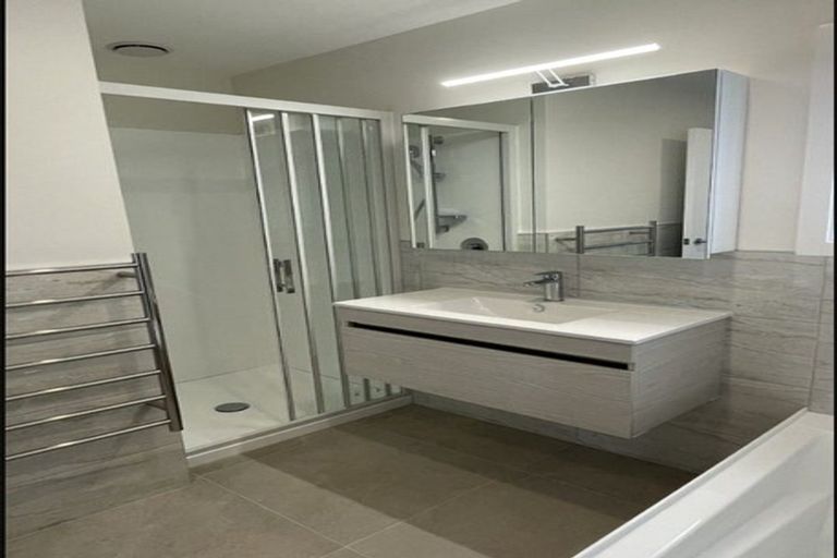 Photo of property in 79b Chilcott Road, Henderson, Auckland, 0612