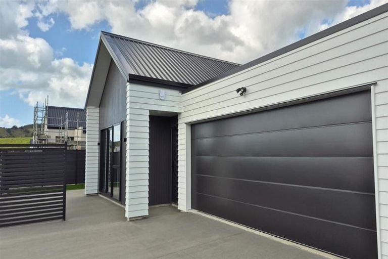 Photo of property in 6 Mataikokako Loop, Kawakawa Bay, 2585