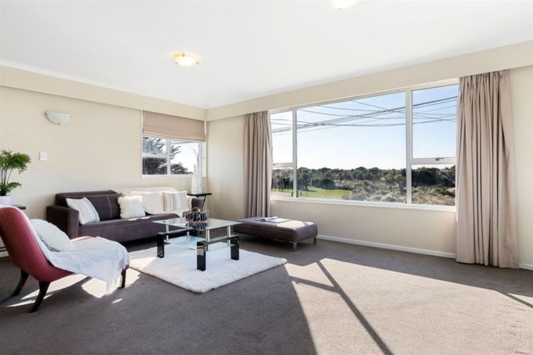 Photo of property in 353 Marine Parade, New Brighton, Christchurch, 8061