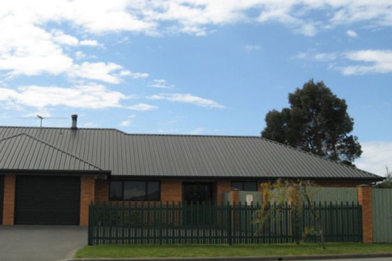 Photo of property in 10 Mclean Place, Woodend, 7610