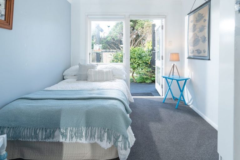 Photo of property in 108 Wellington Road, Paekakariki, 5034