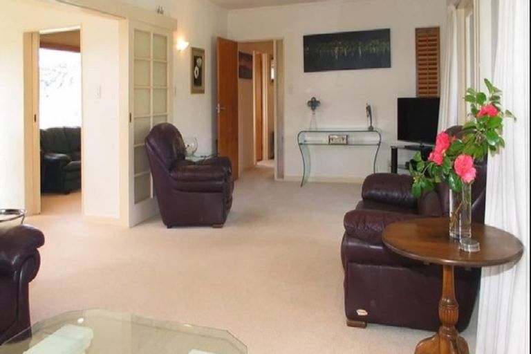 Photo of property in 6 Doon Grove, Papakowhai, Porirua, 5024