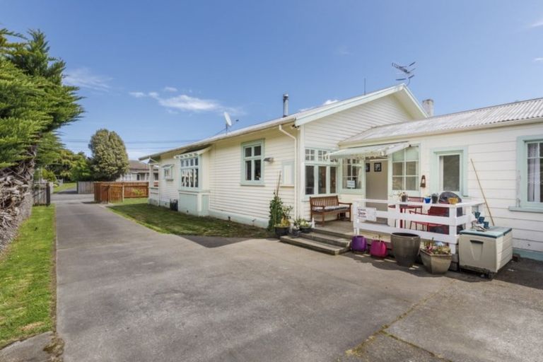 Photo of property in 14 Hunia Street, Marton, 4710