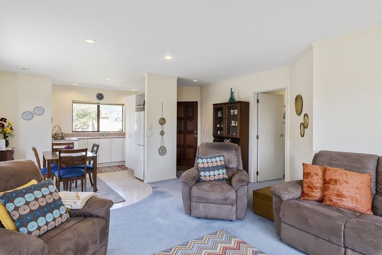 Photo of property in 2 Heihei Place, Paraparaumu, 5032