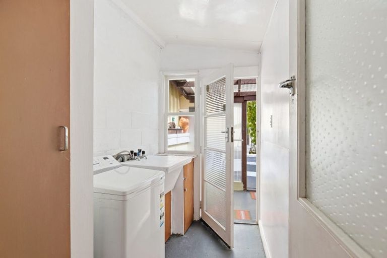 Photo of property in 64 Duncan Terrace, Kilbirnie, Wellington, 6022