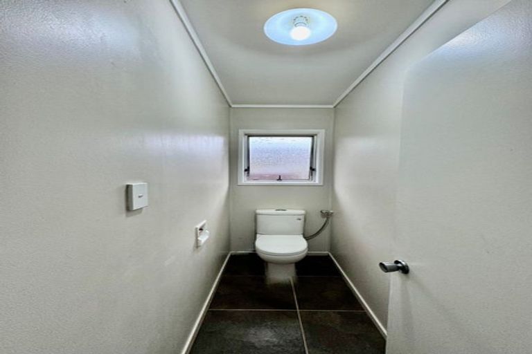 Photo of property in 1/15 Meadowcourt Drive, Manukau, Auckland, 2025