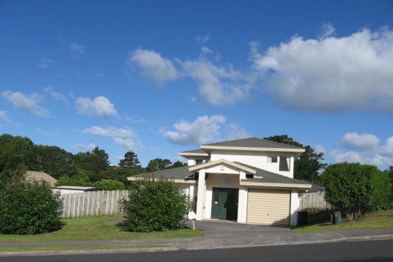 Photo of property in 94 Barbados Drive, Unsworth Heights, Auckland, 0632