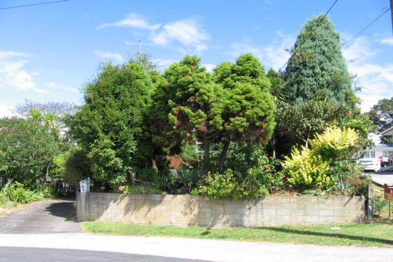 Photo of property in 11 Beverly Place, New Lynn, Auckland, 0600