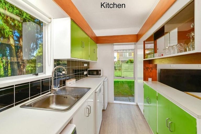 Photo of property in 100 Lake Road, Koutu, Rotorua, 3010