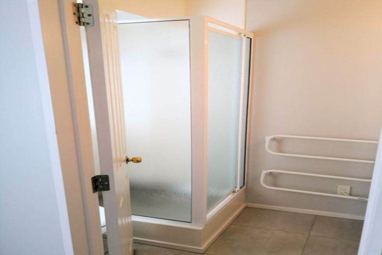 Photo of property in 1/39 Tarnica Road, Northpark, Auckland, 2013