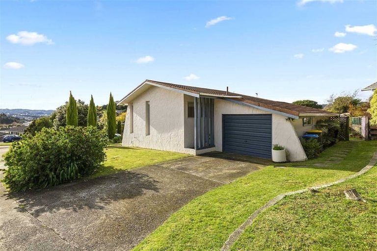 Photo of property in 24 Hicks Close, Whitby, Porirua, 5024