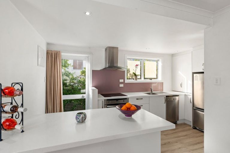 Photo of property in 2 Queen Street, Brighton, Dunedin, 9035