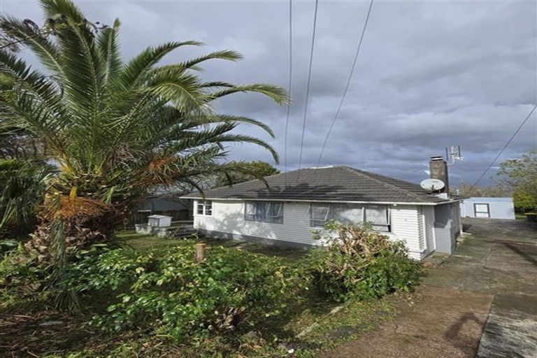 Photo of property in 3 Donovan Avenue, Massey, Auckland, 0614