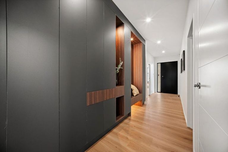 Photo of property in 6 Pukeko Road, Hobsonville, 0616