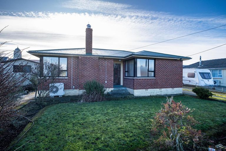 Photo of property in 11 Rugby Street, Waimate, 7924