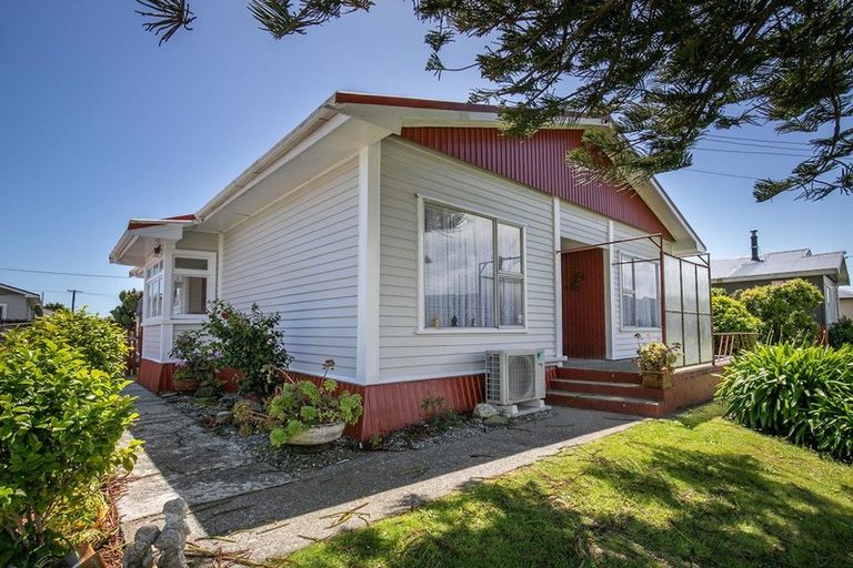 Photo of property in 36 Reid Street, Blaketown, Greymouth, 7805
